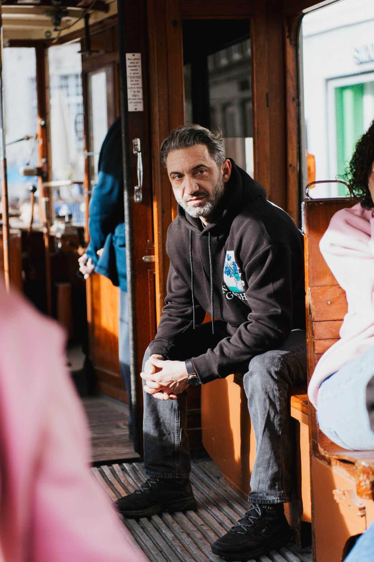 BLUE FLOWERS - BLACK