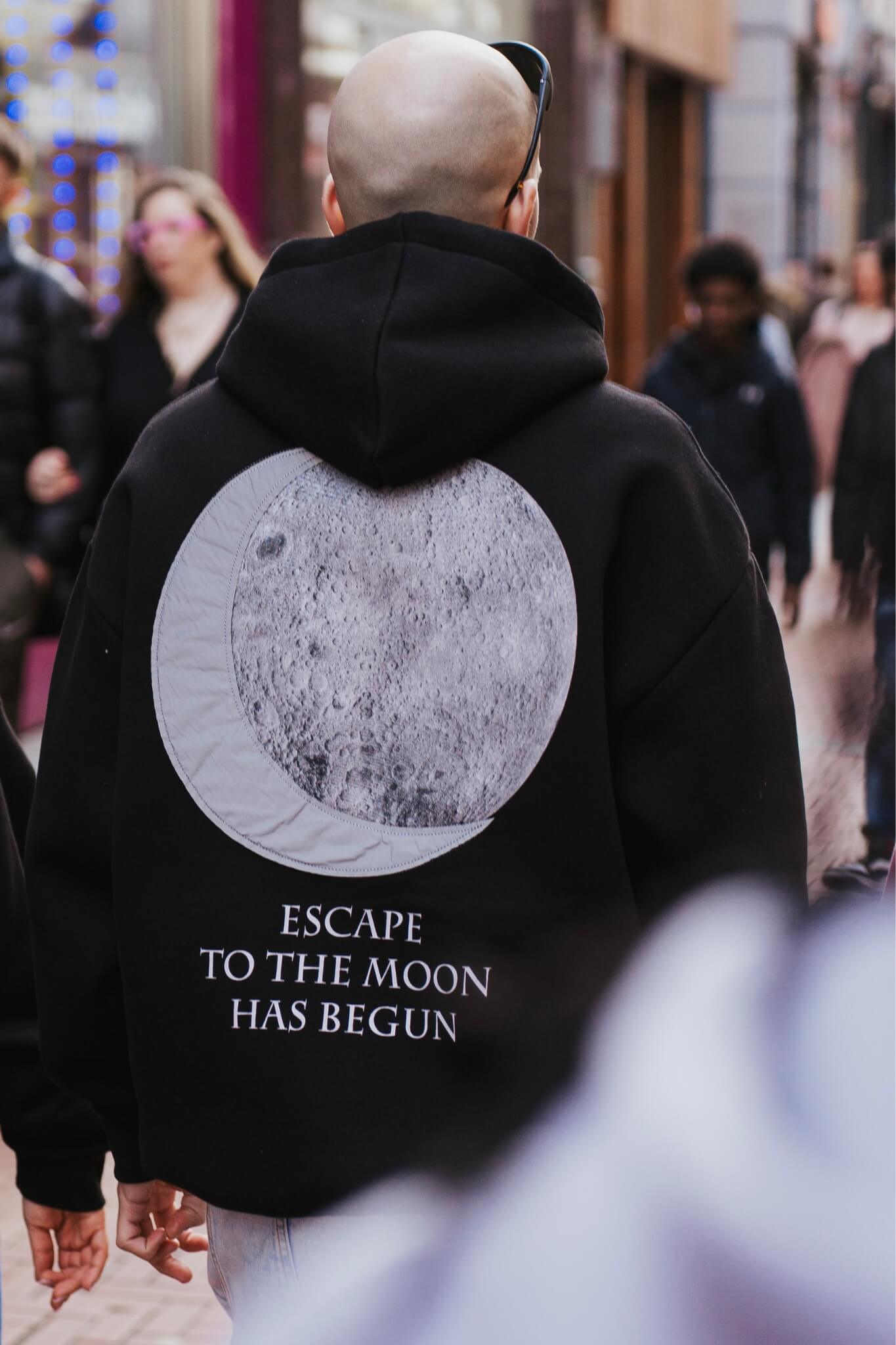 ESCAPE TO MOON - BLACK