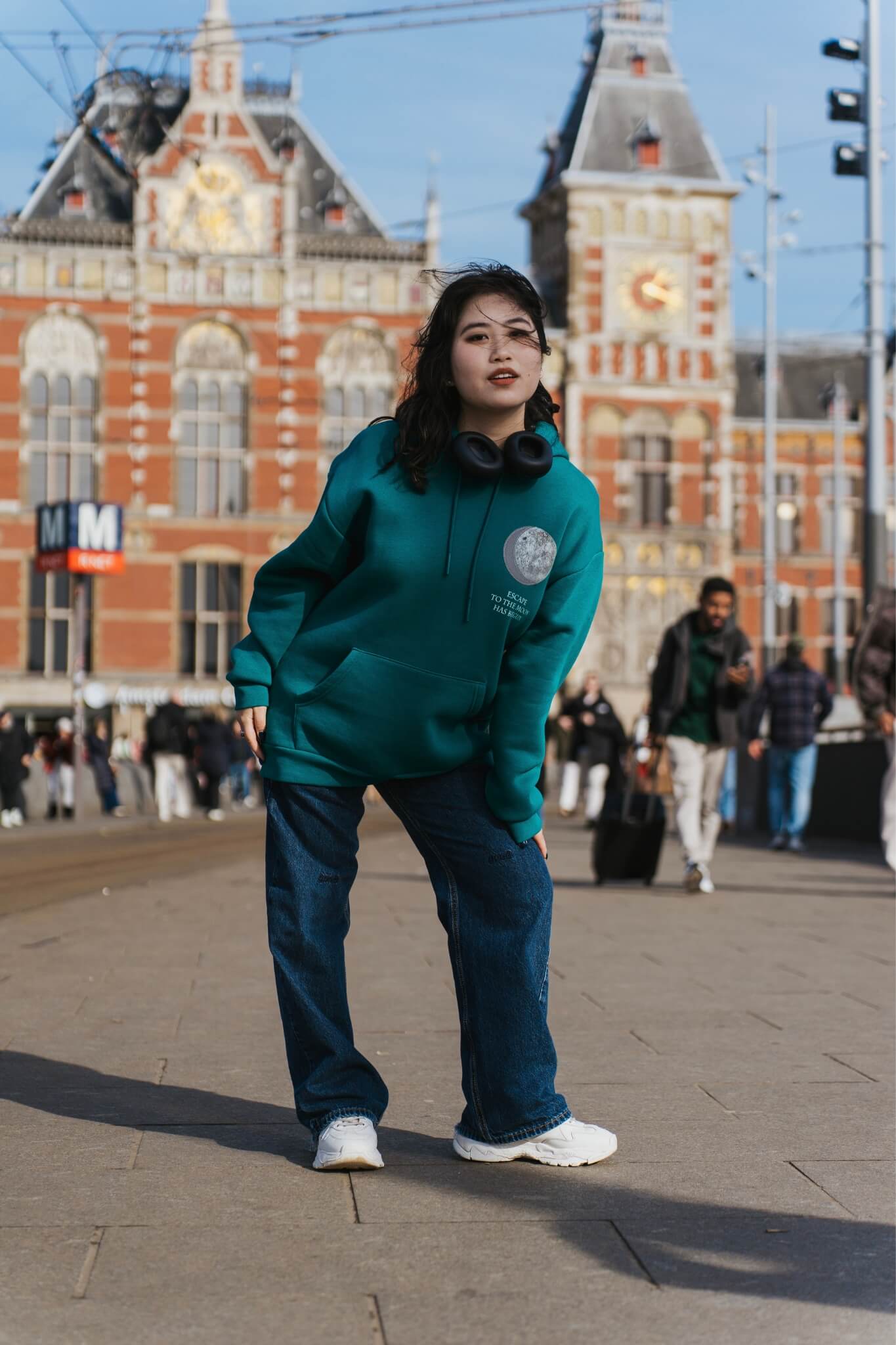 ESCAPE TO MOON - GREEN