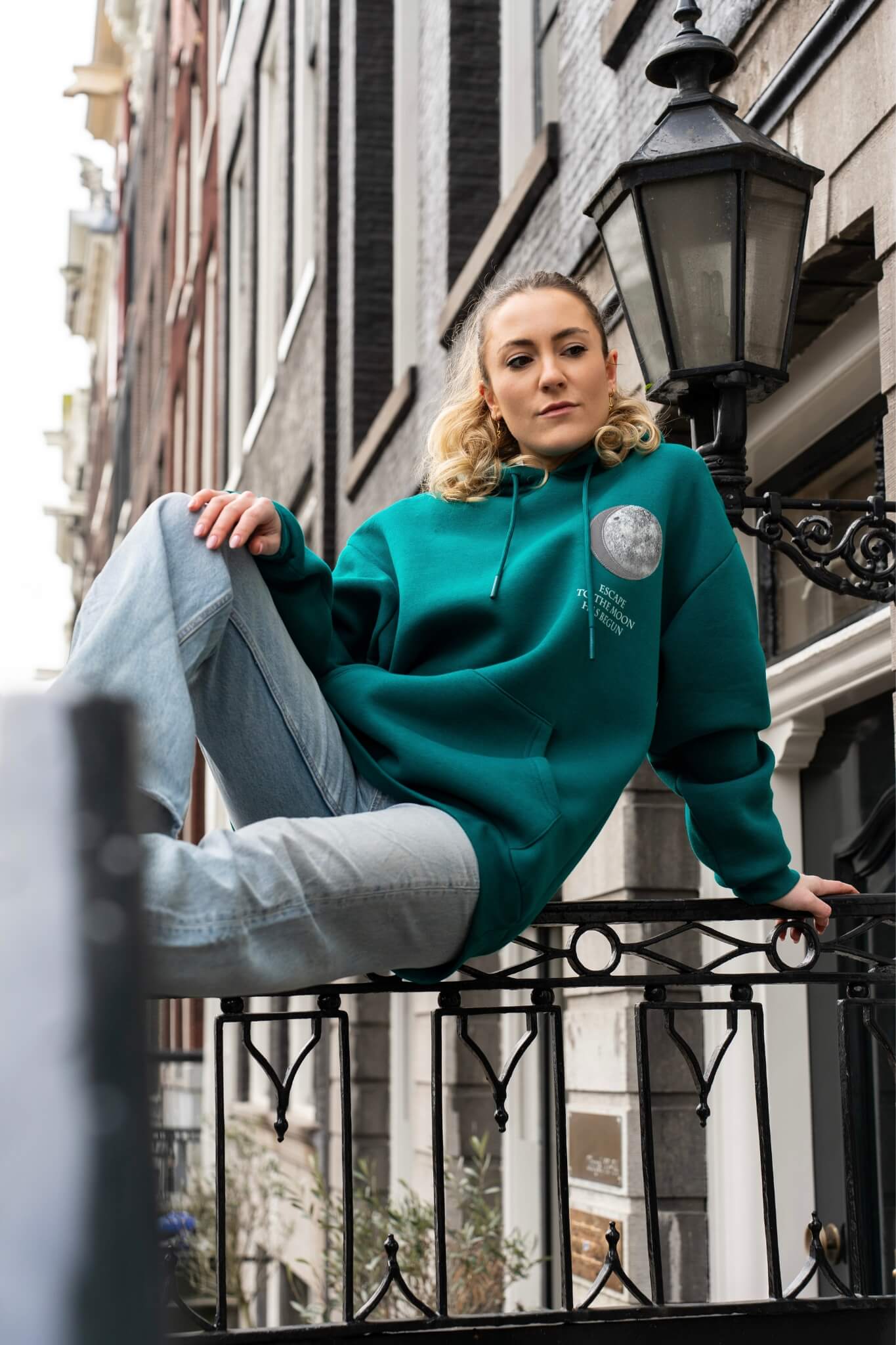 ESCAPE TO MOON - GREEN