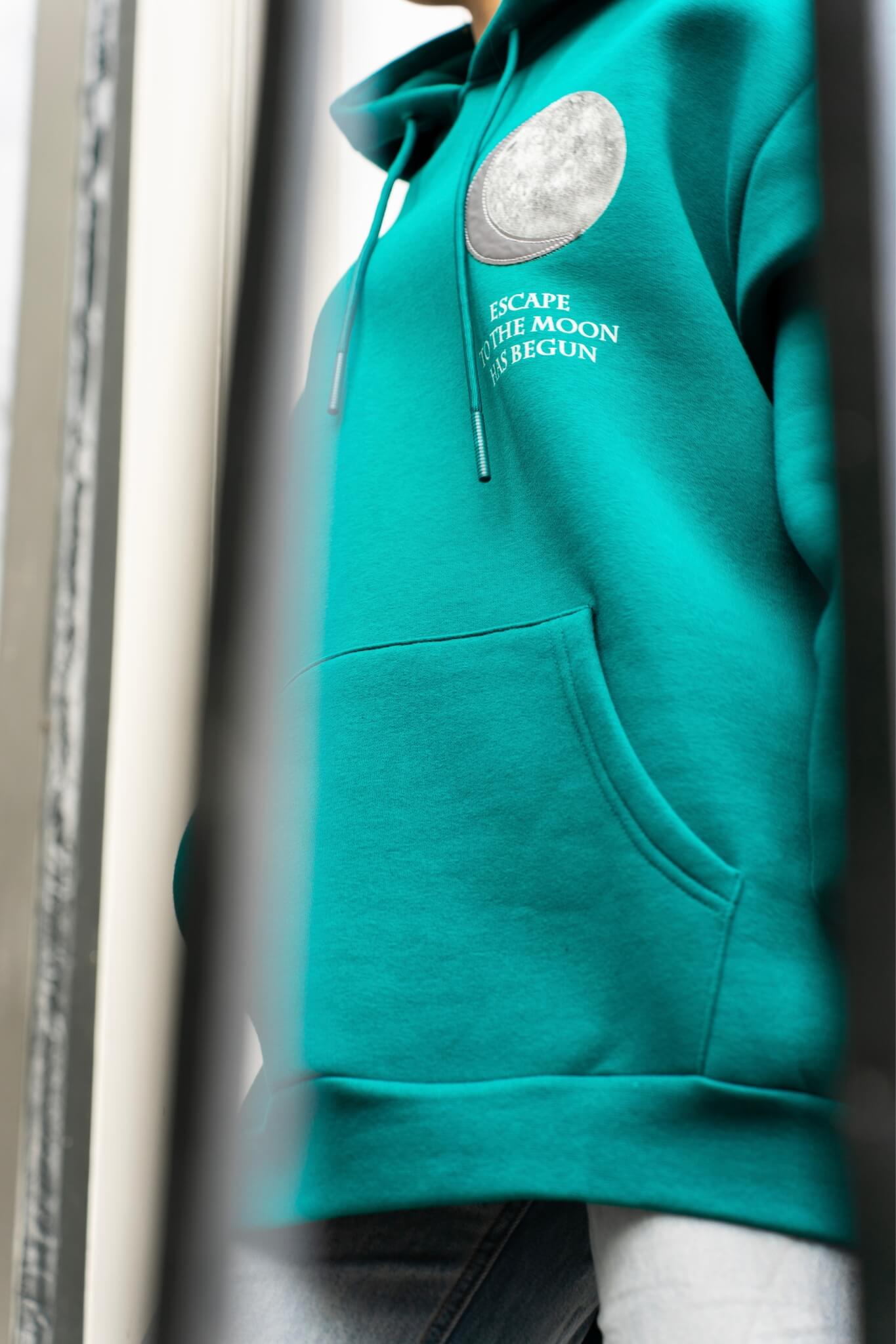 ESCAPE TO MOON - GREEN