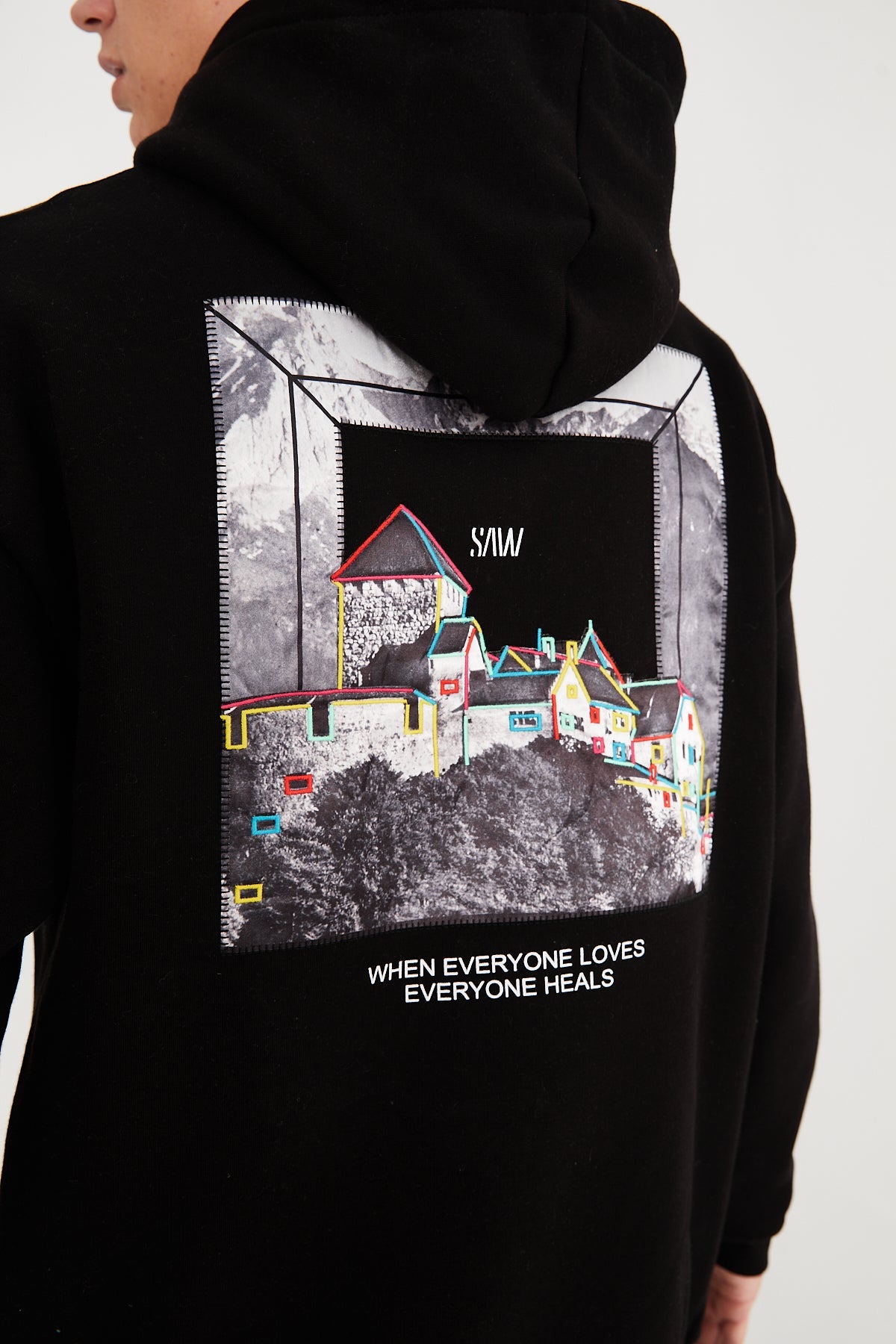 HOODIE - LOVE HEALS - BLACK