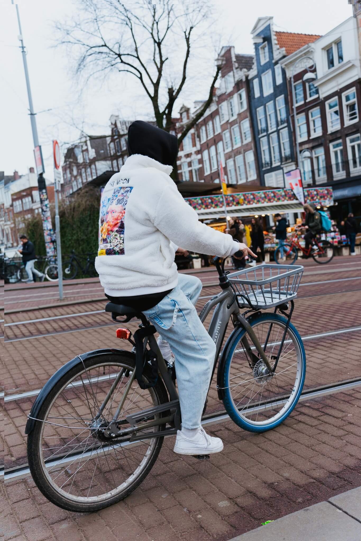 JACKET - THE MOON - WHITE