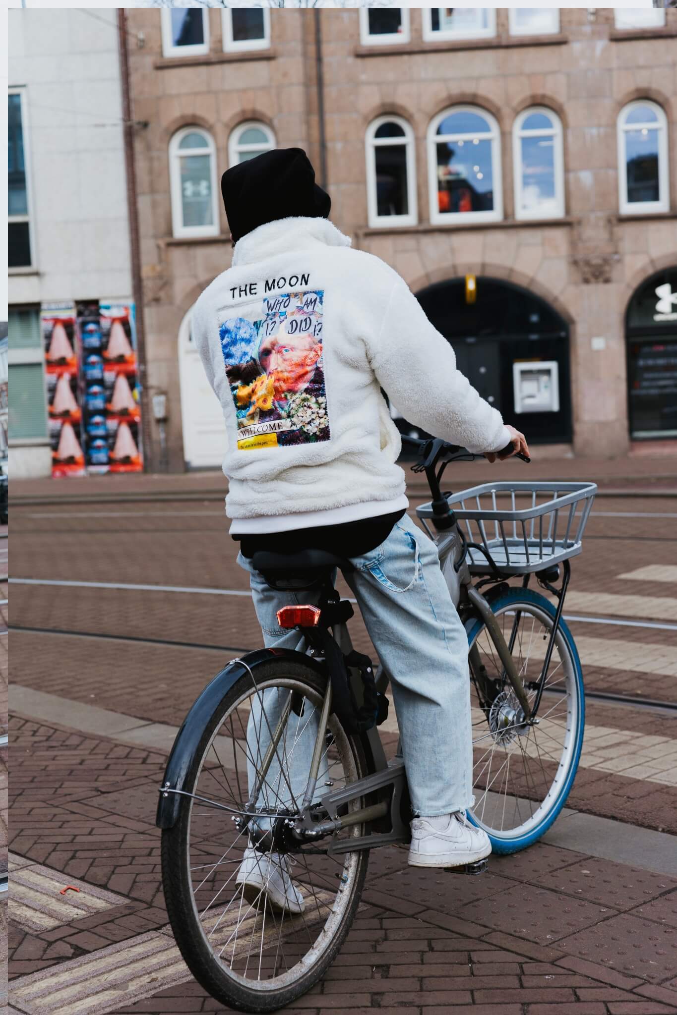 JACKET - THE MOON - WHITE