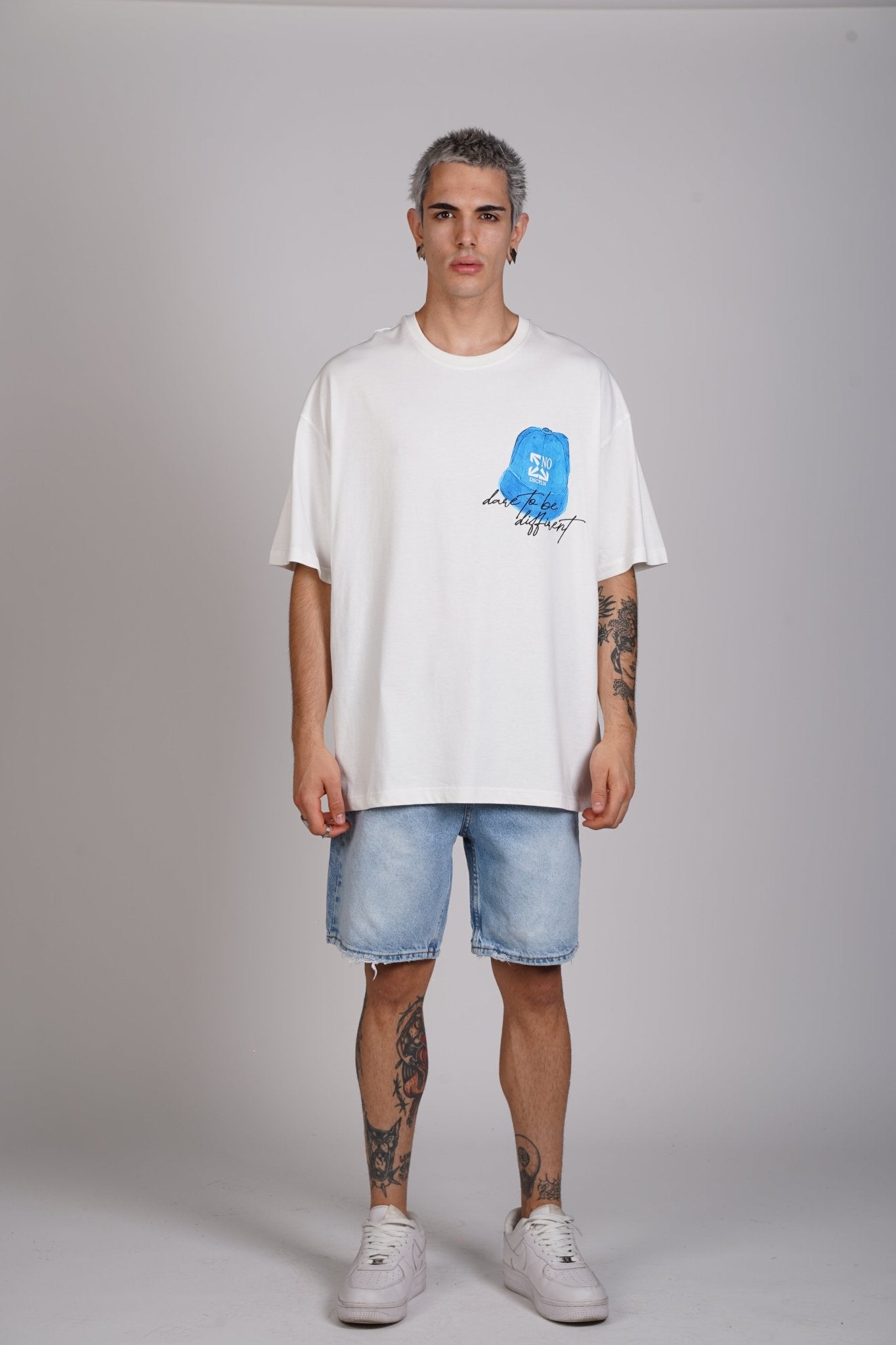 T - SHIRT - BLUE CAP - WHITE