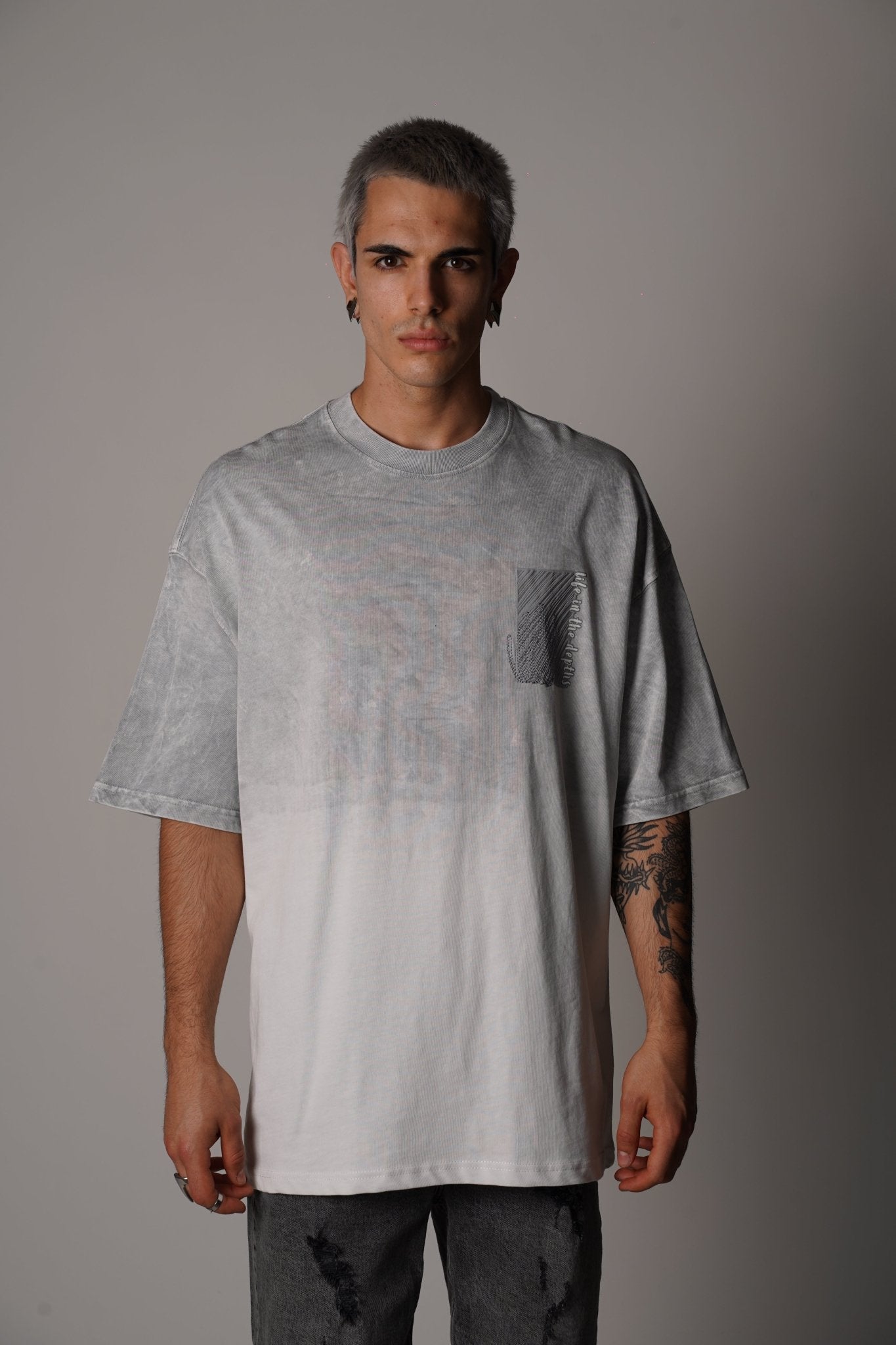 T - SHIRT - DEPTHS - GREY