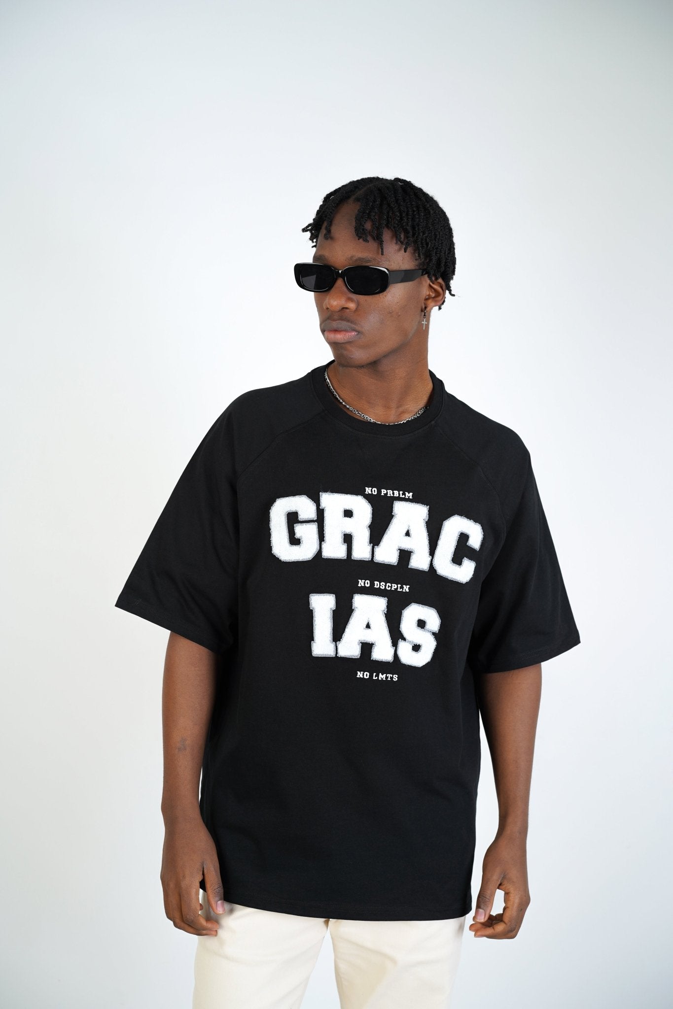 T - SHIRT - GRACIAS - BLACK