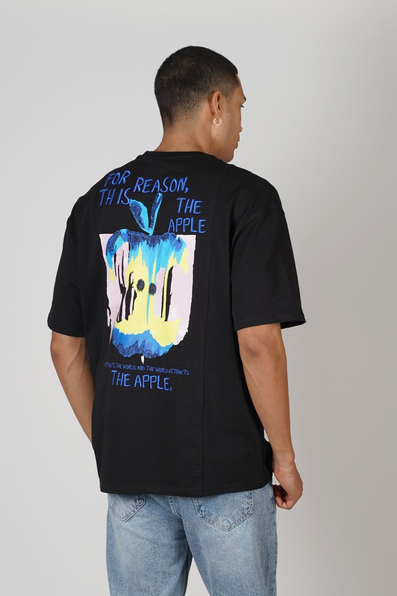 T - SHIRT - NEWTON APPLE - BLACK