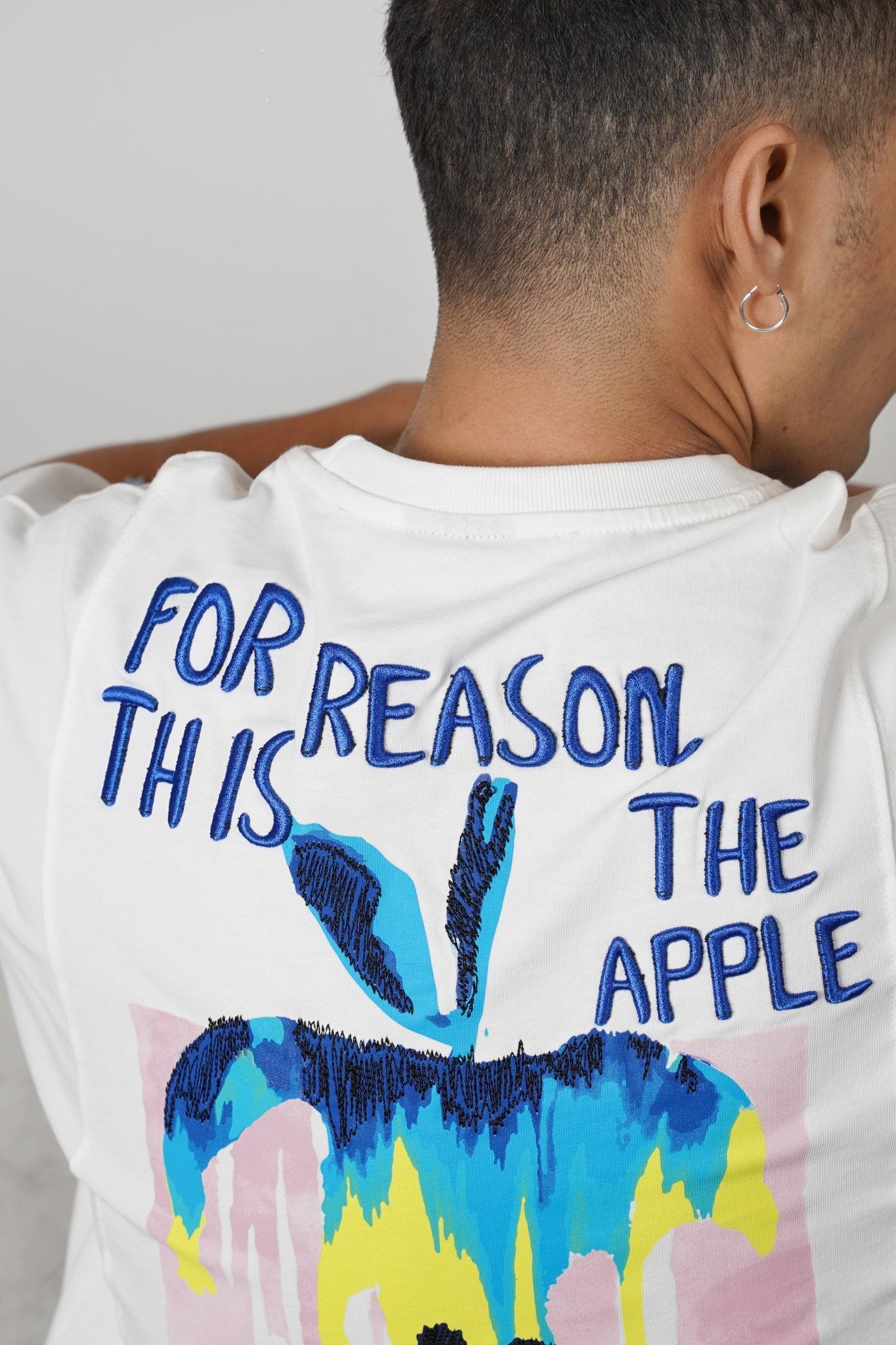 T - SHIRT - NEWTON & APPLE - WHITE