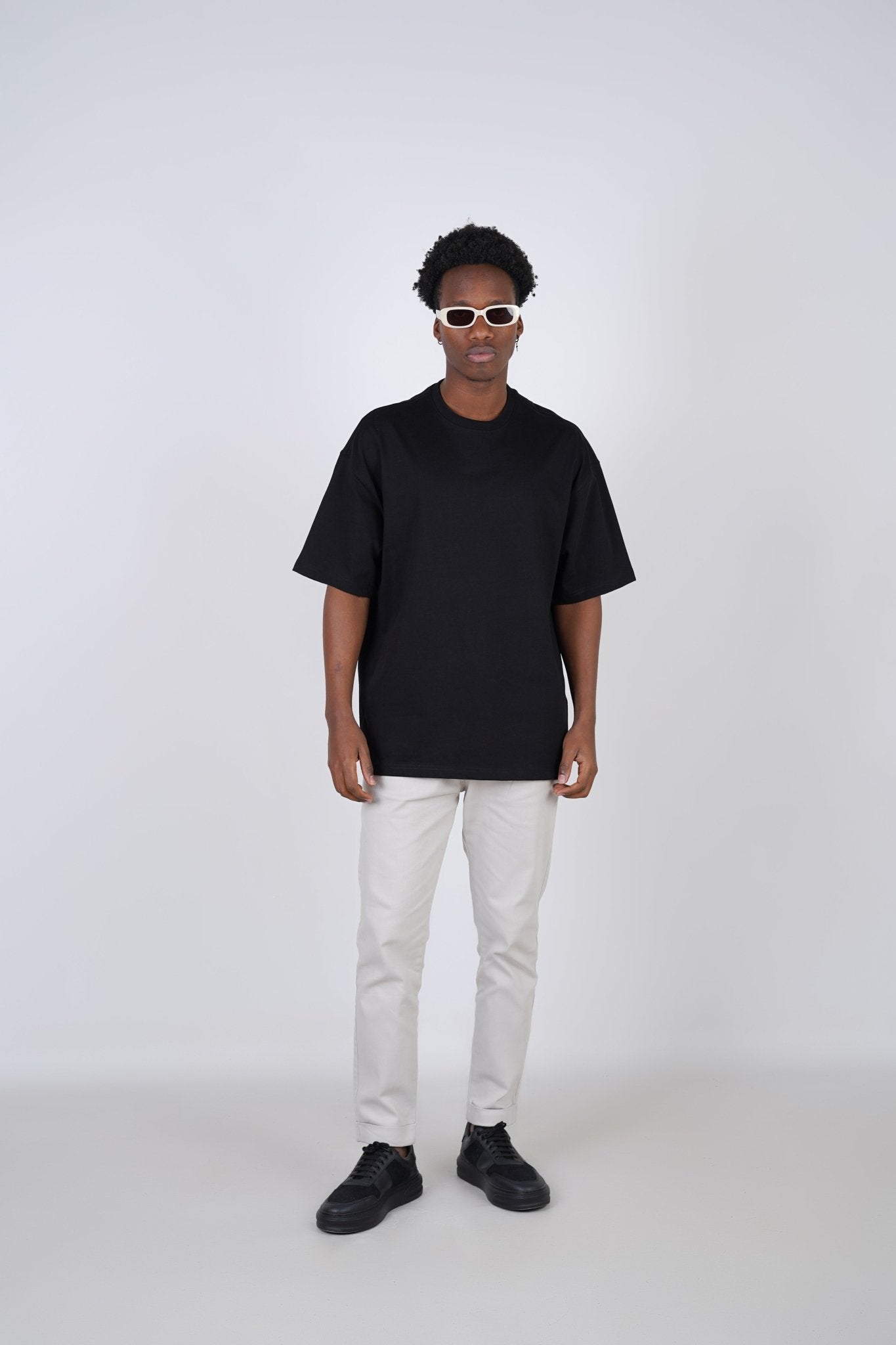 T - SHIRT - THE BASICS - BLACK