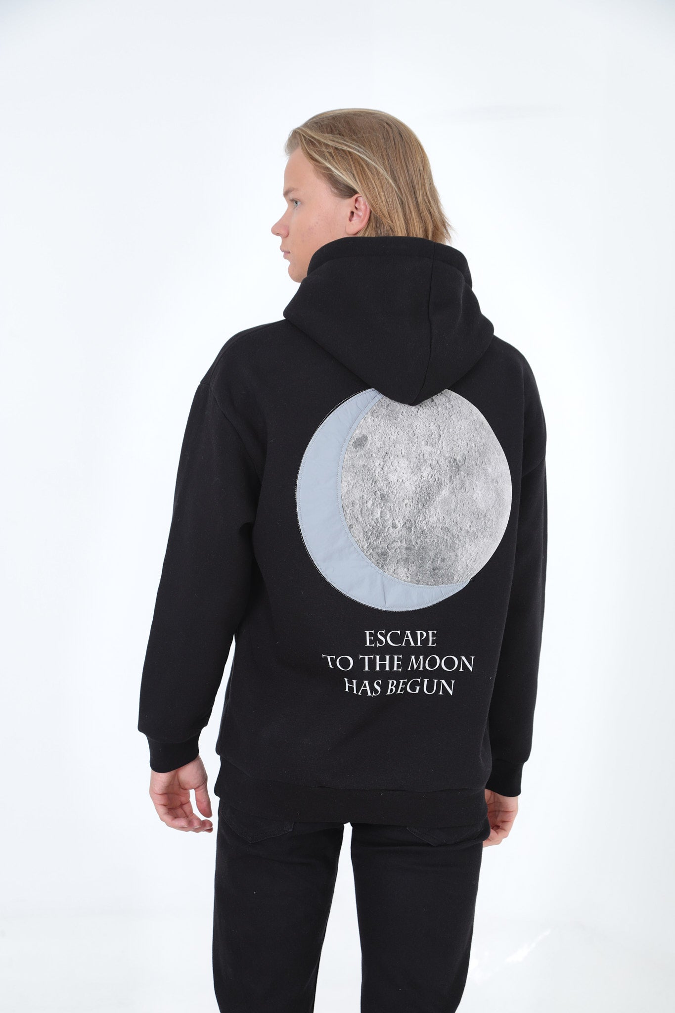 HOODIE - ESCAPE TO MOON - BLACK