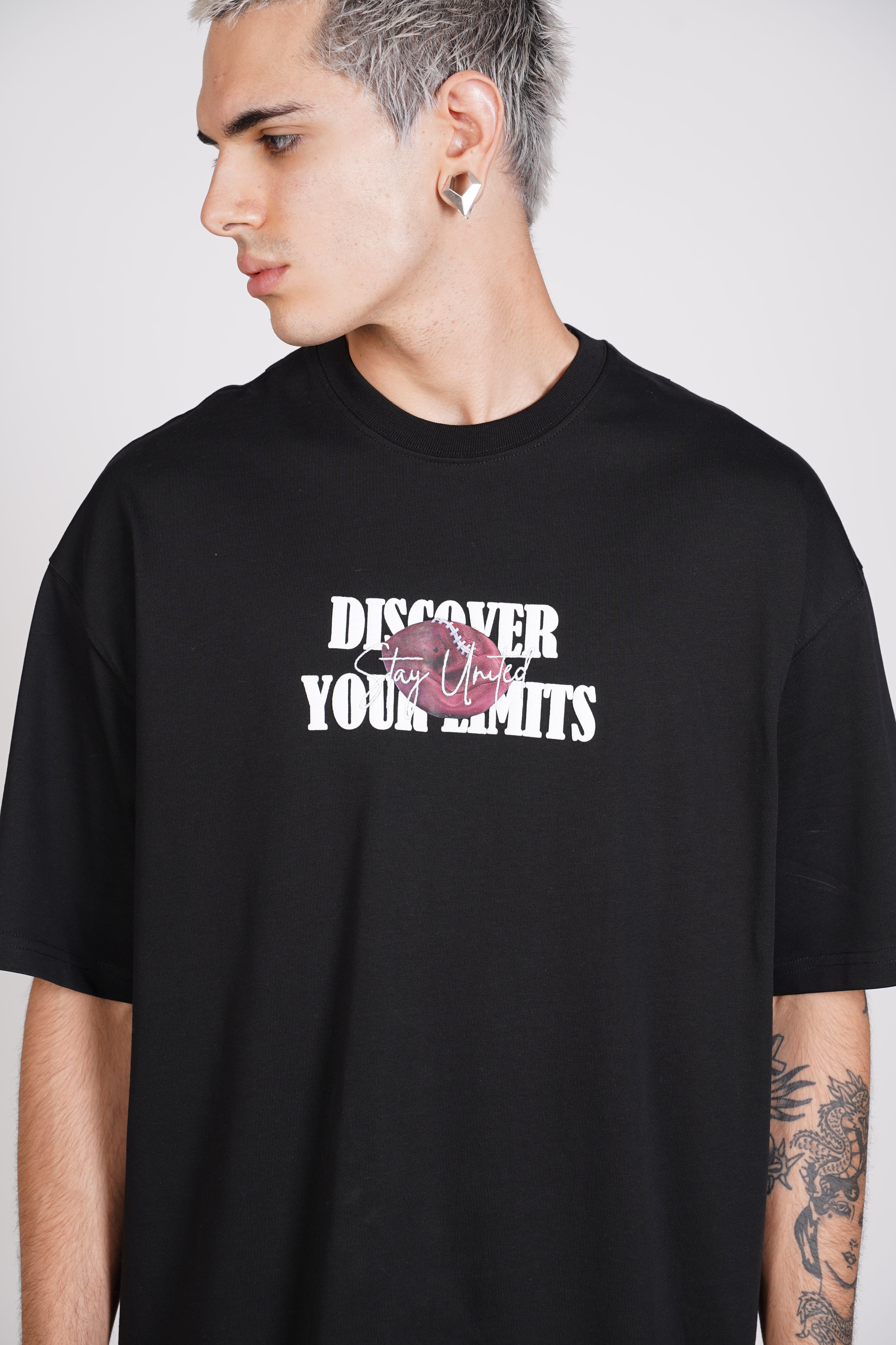 T-SHIRT - DISCOVER  - BLACK