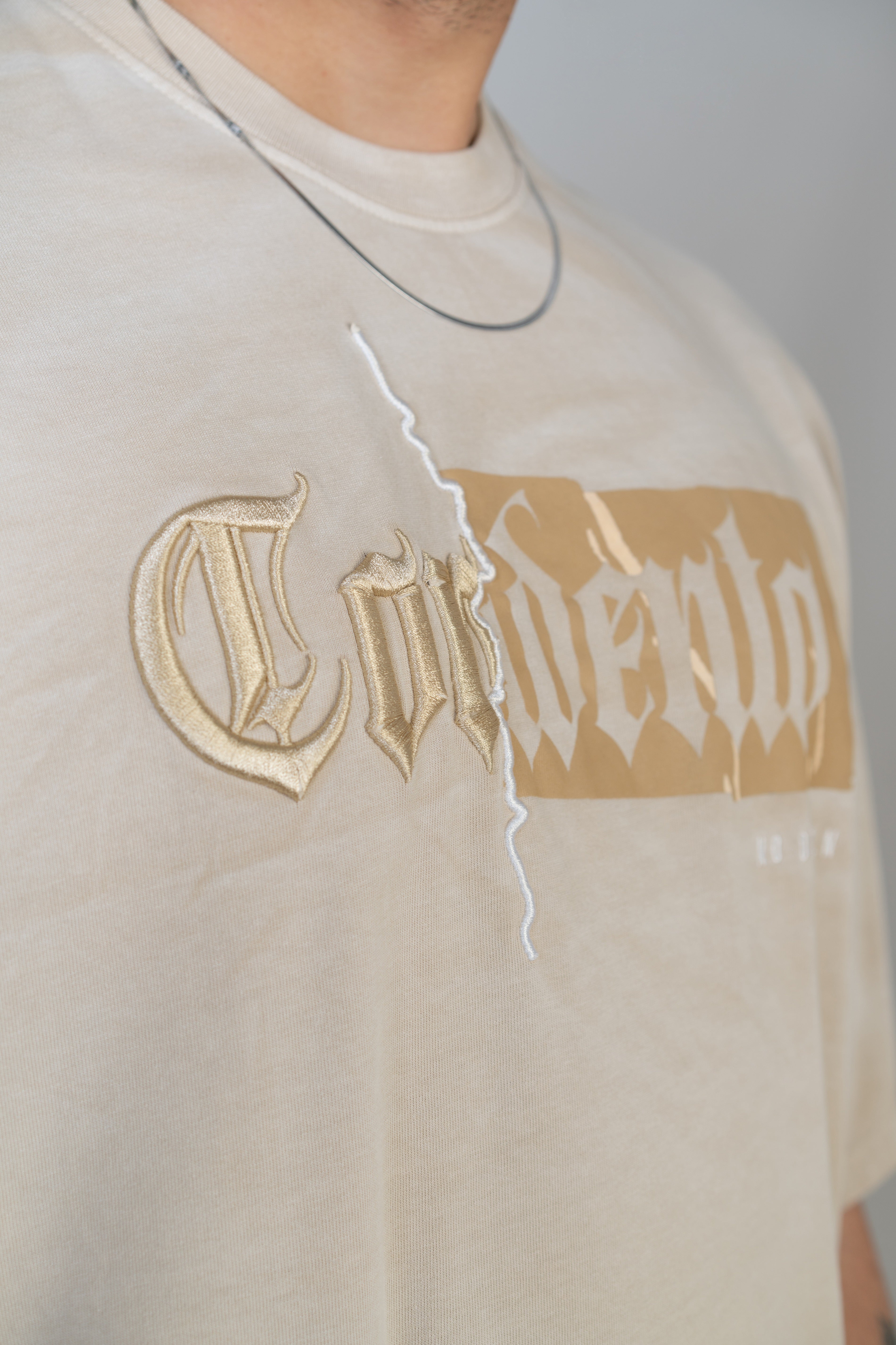 T-SHIRT - ON CONDENTO - BEIGE