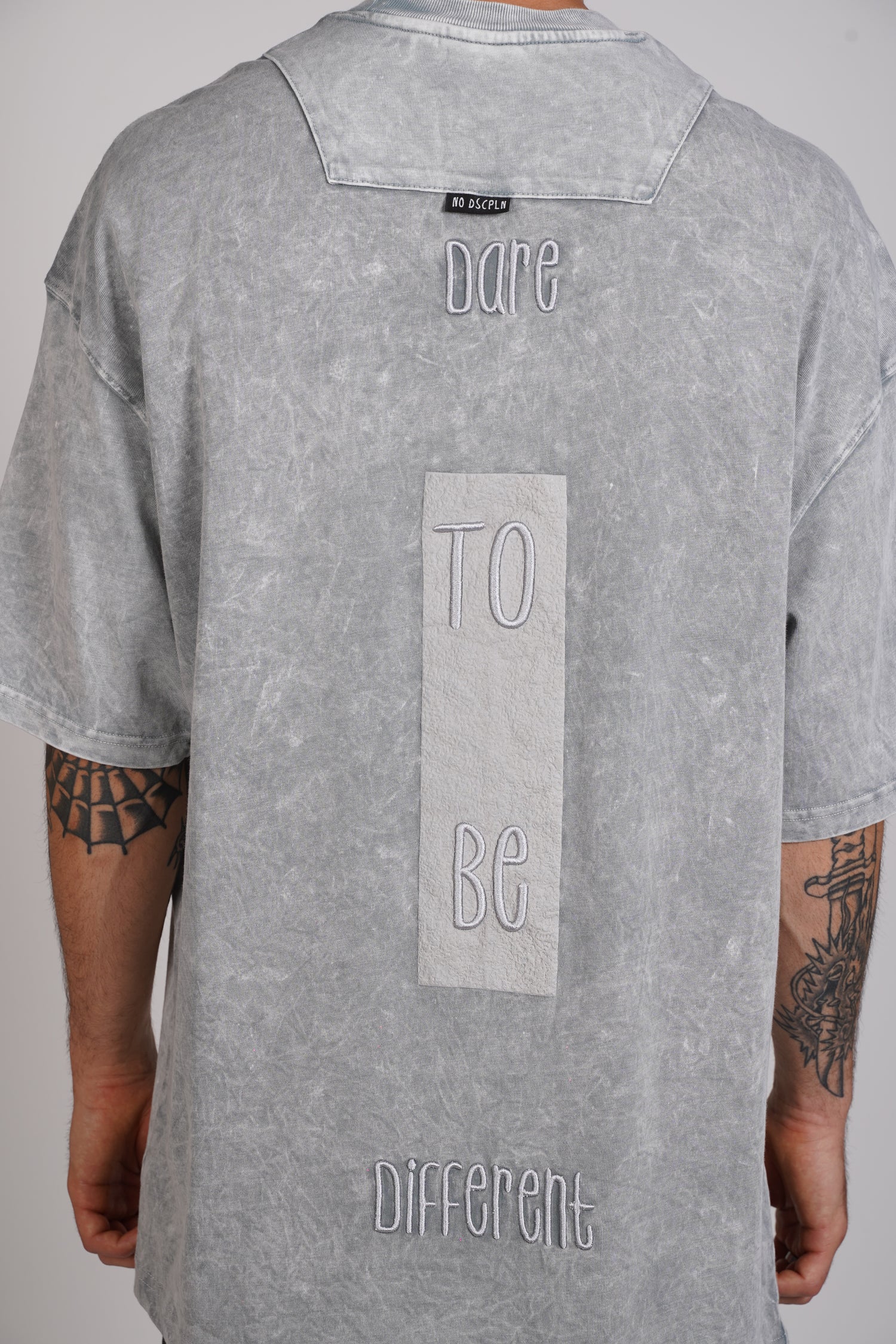 T-SHIRT - DARE - GREY