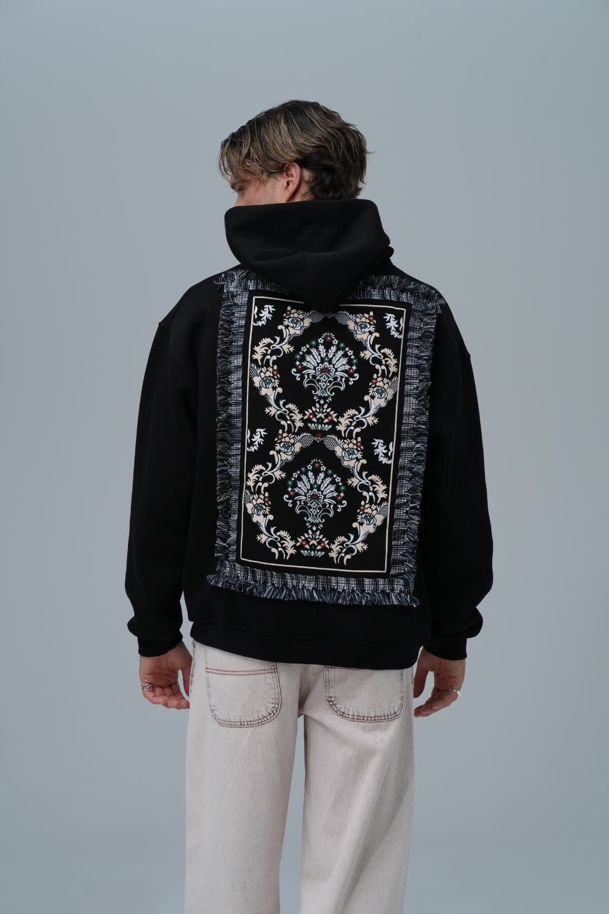 FRAMED ELEGANCE HOODIE - BLACK