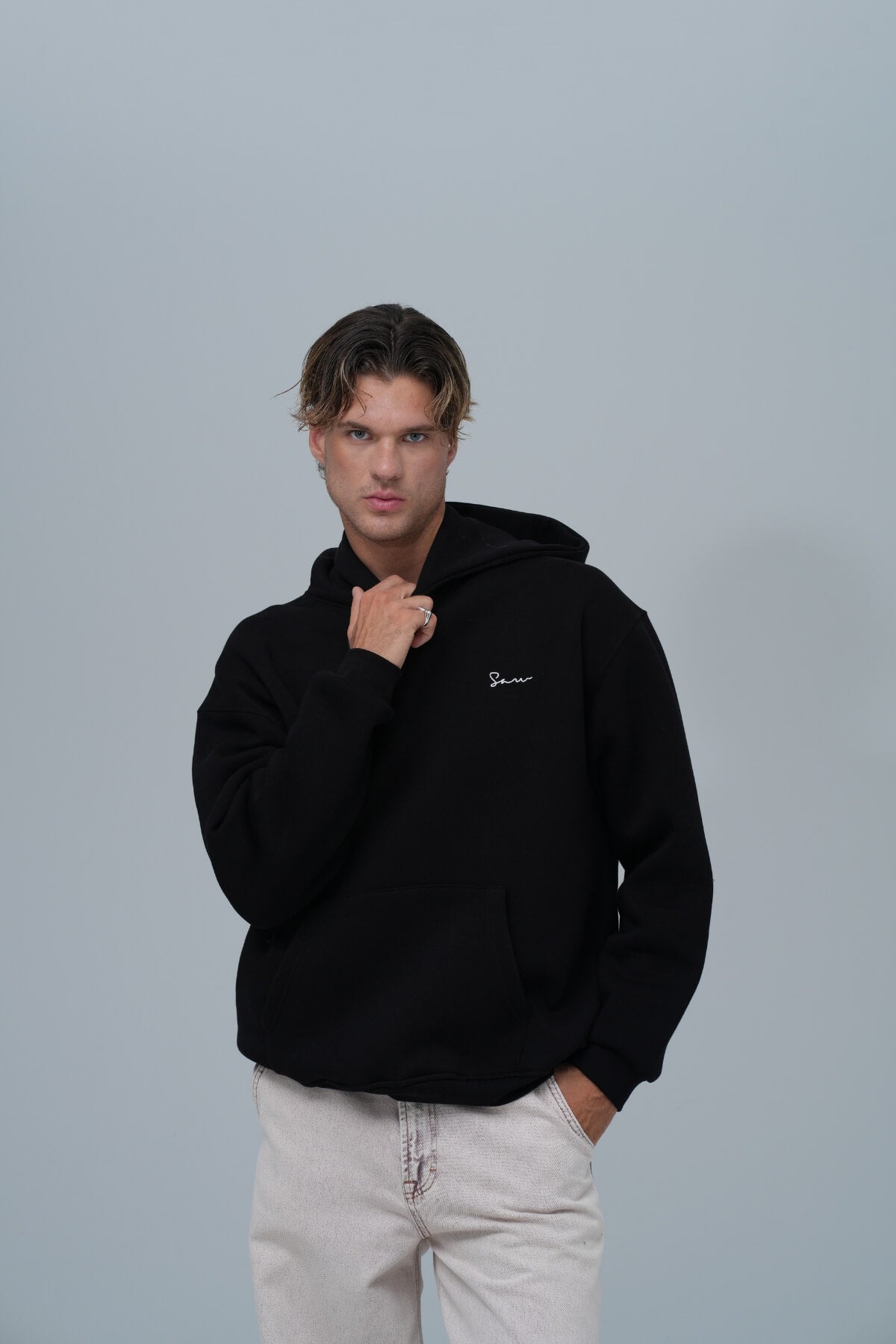 FRAMED ELEGANCE HOODIE - BLACK