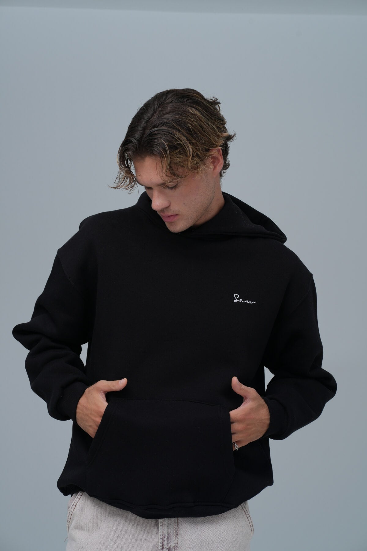 FRAMED ELEGANCE HOODIE - BLACK