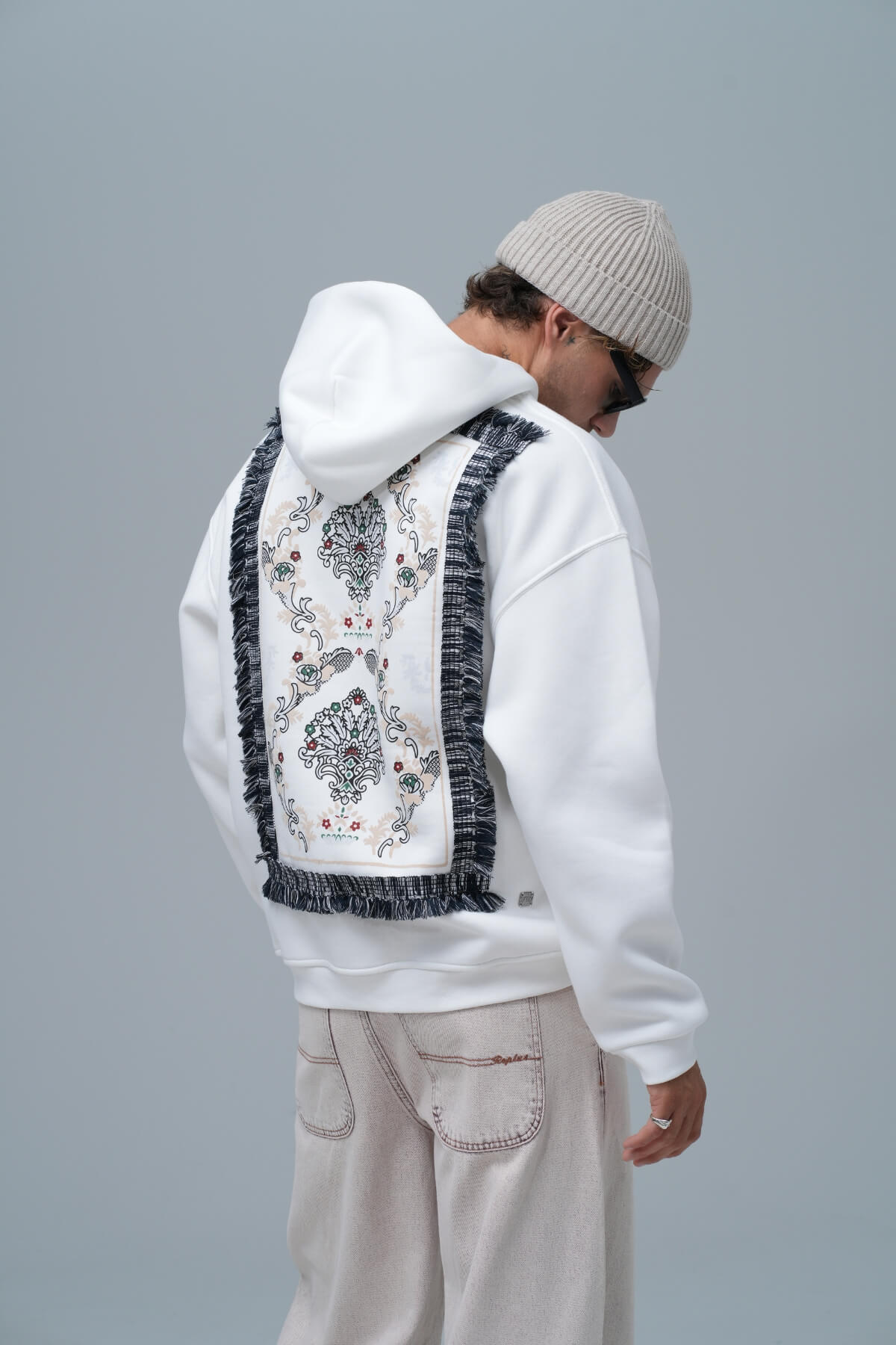 FRAMED ELEGANCE HOODIE - WHITE