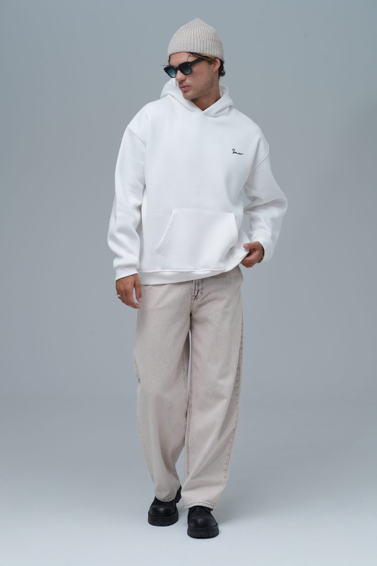 FRAMED ELEGANCE HOODIE - WHITE