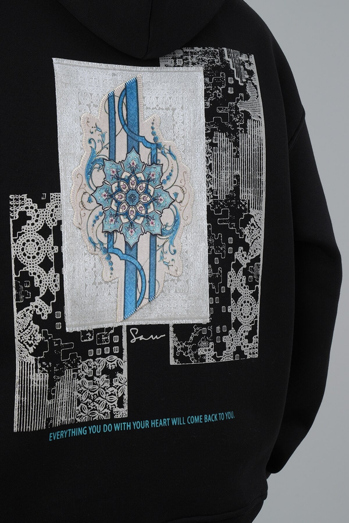 HEARTLINE GEOMETRY - BLACK