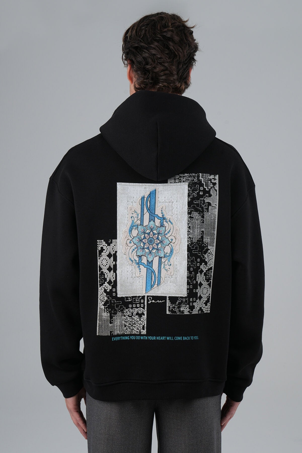 HEARTLINE GEOMETRY - BLACK