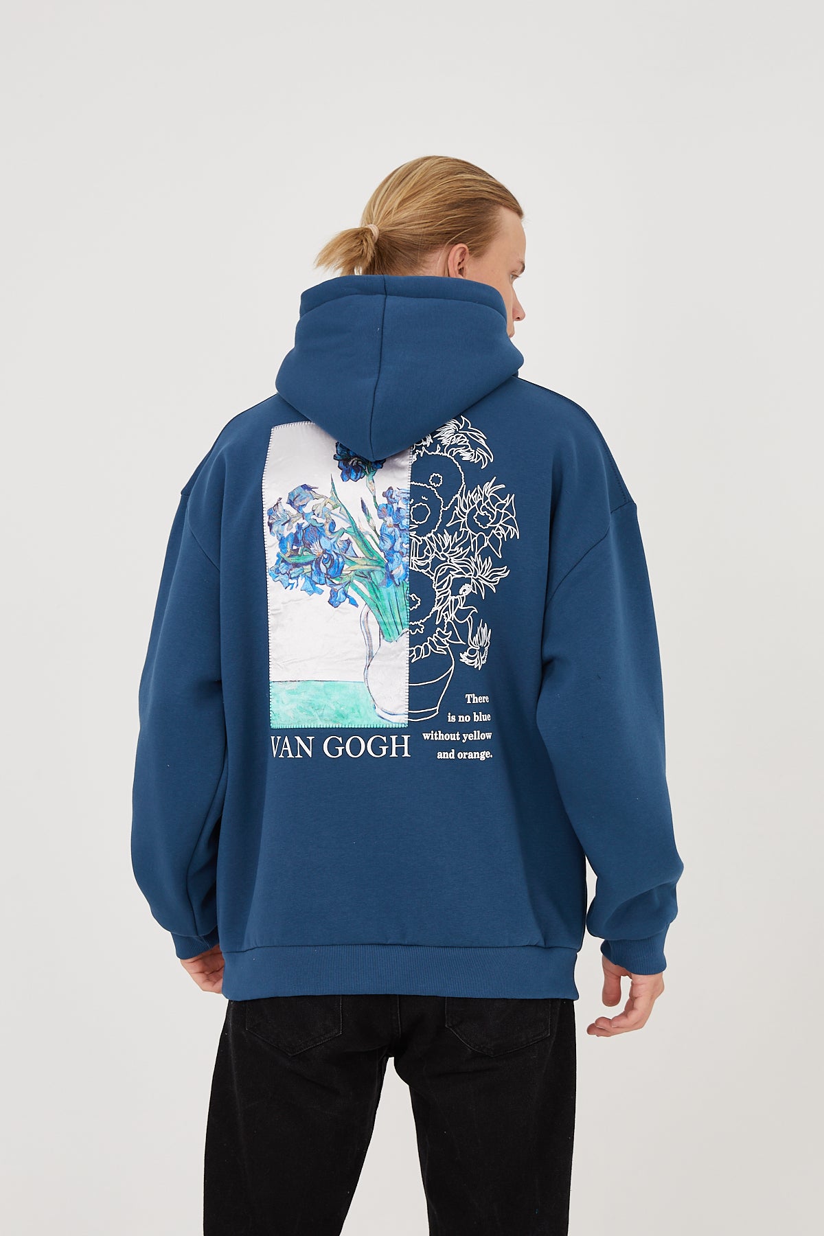 HOODIE - BLAUWE BLOEMEN - ZWART