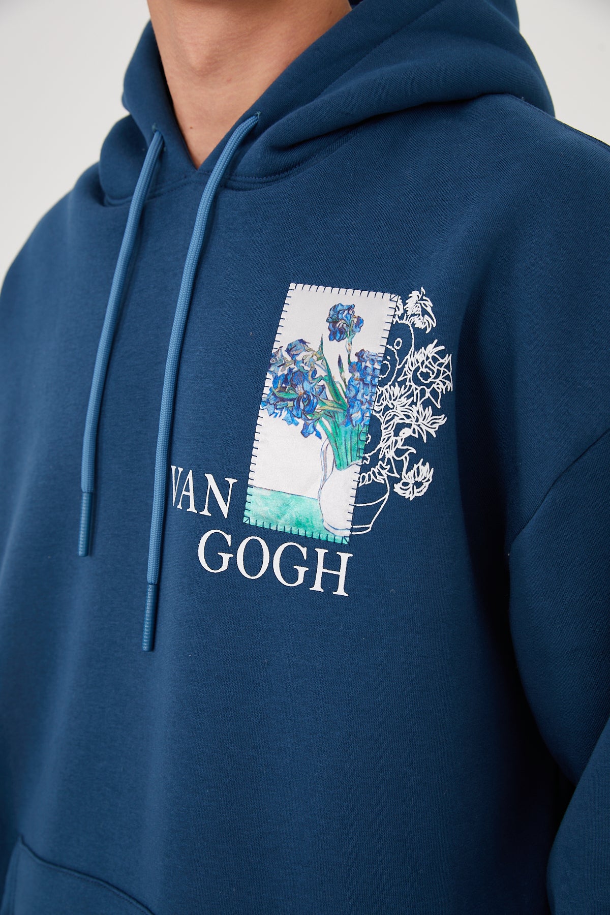 HOODIE - BLAUWE BLOEMEN - ZWART