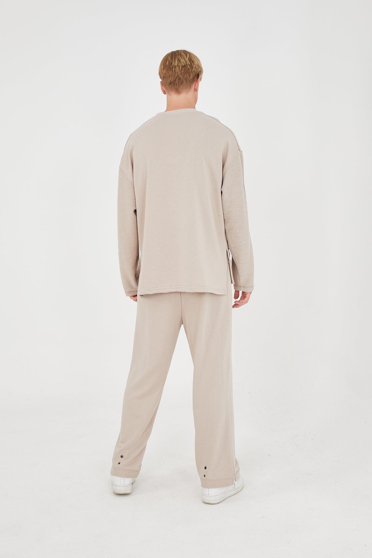 TRACKSUIT - THE PERFECT OUTFIT - BEIGE