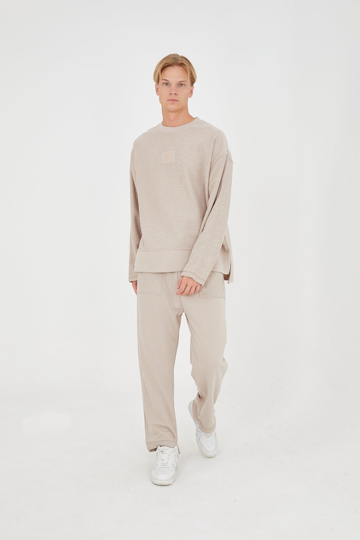 TRACKSUIT - THE PERFECT OUTFIT - BEIGE