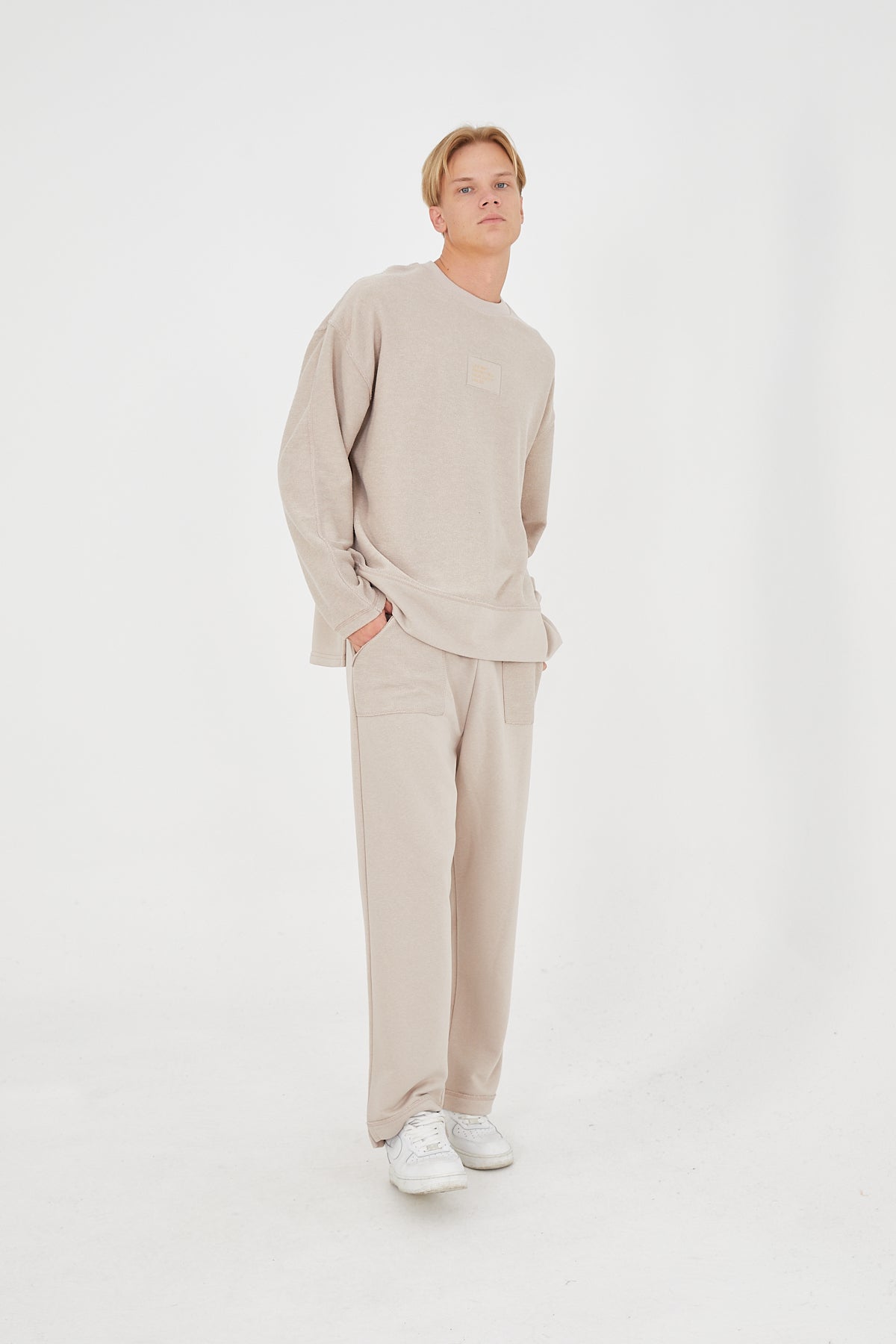 TRACKSUIT - THE PERFECT OUTFIT - BEIGE