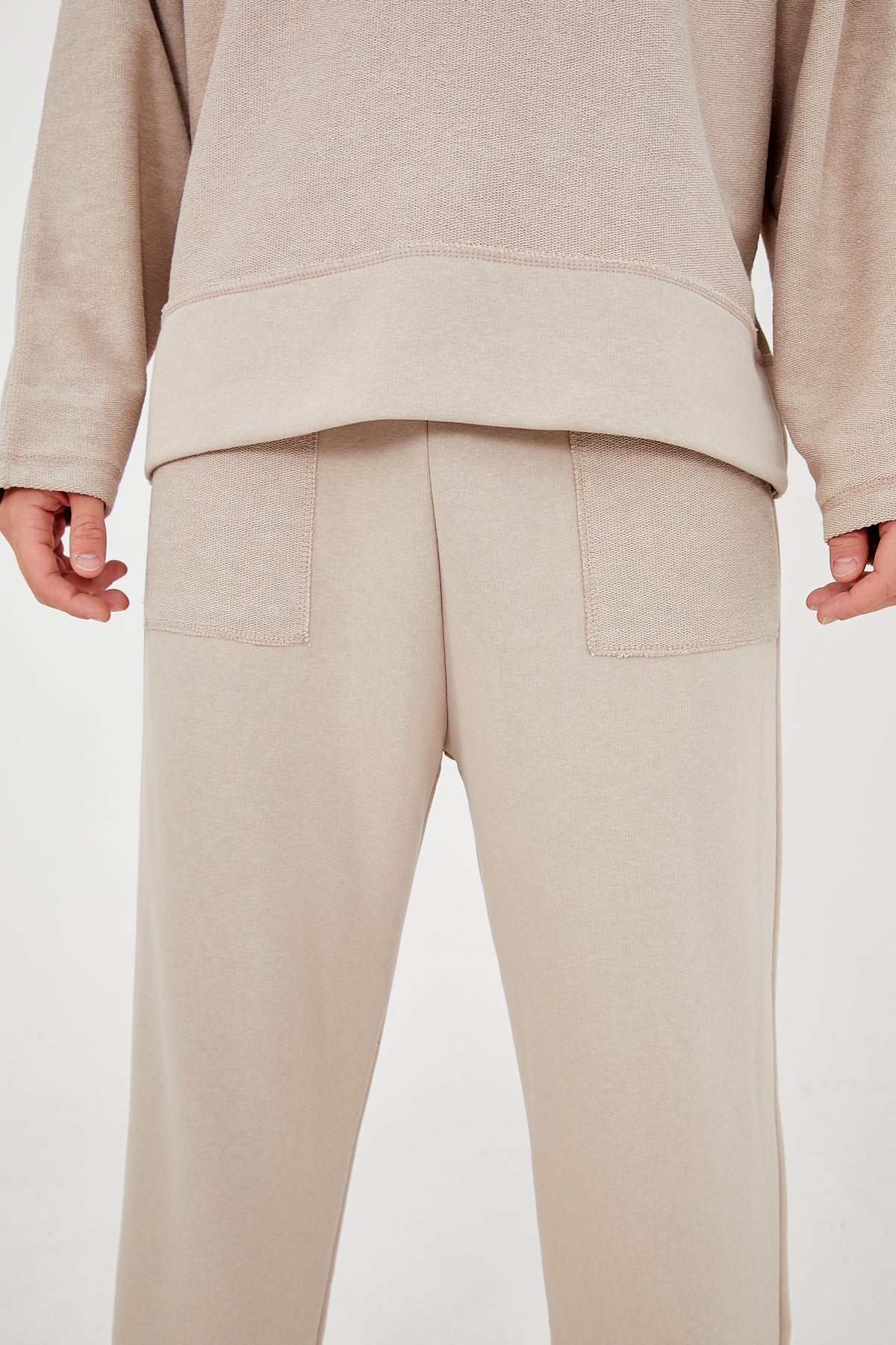 TRACKSUIT - THE PERFECT OUTFIT - BEIGE