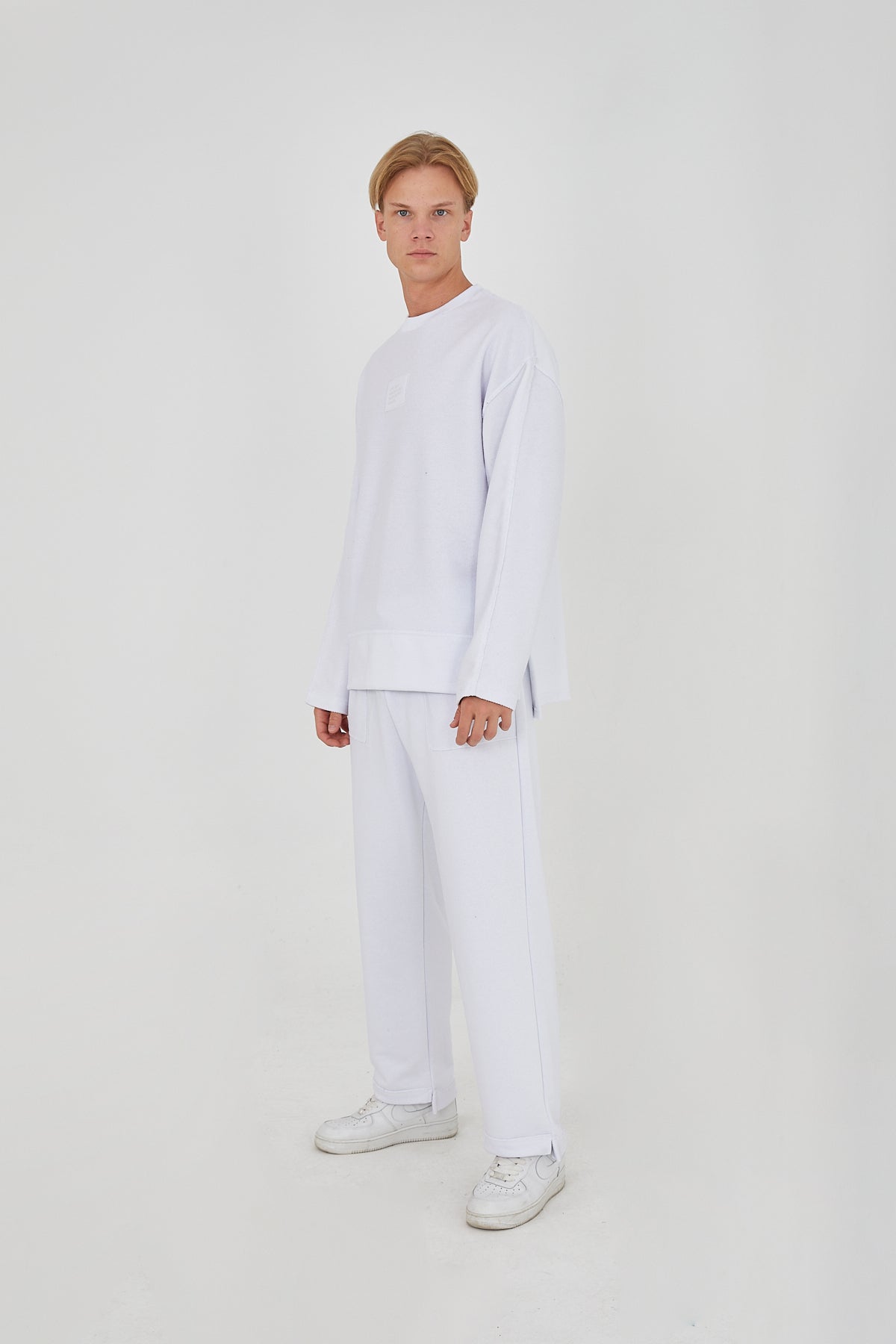 TRACKSUIT - THE PERFECT OUTFIT - WHITE