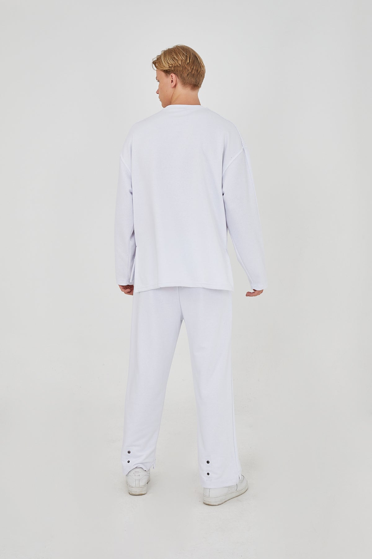 TRACKSUIT - THE PERFECT OUTFIT - WHITE