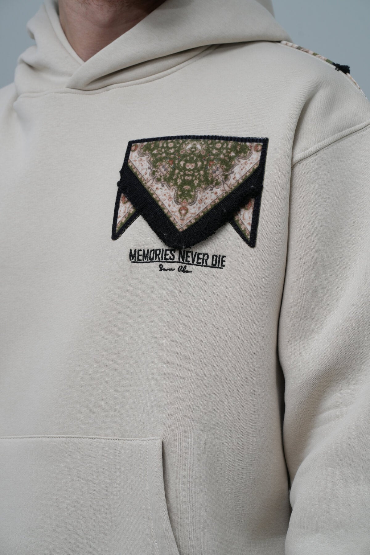 MEMORIES NEVER DIE HOODIE - OFF-WHITE