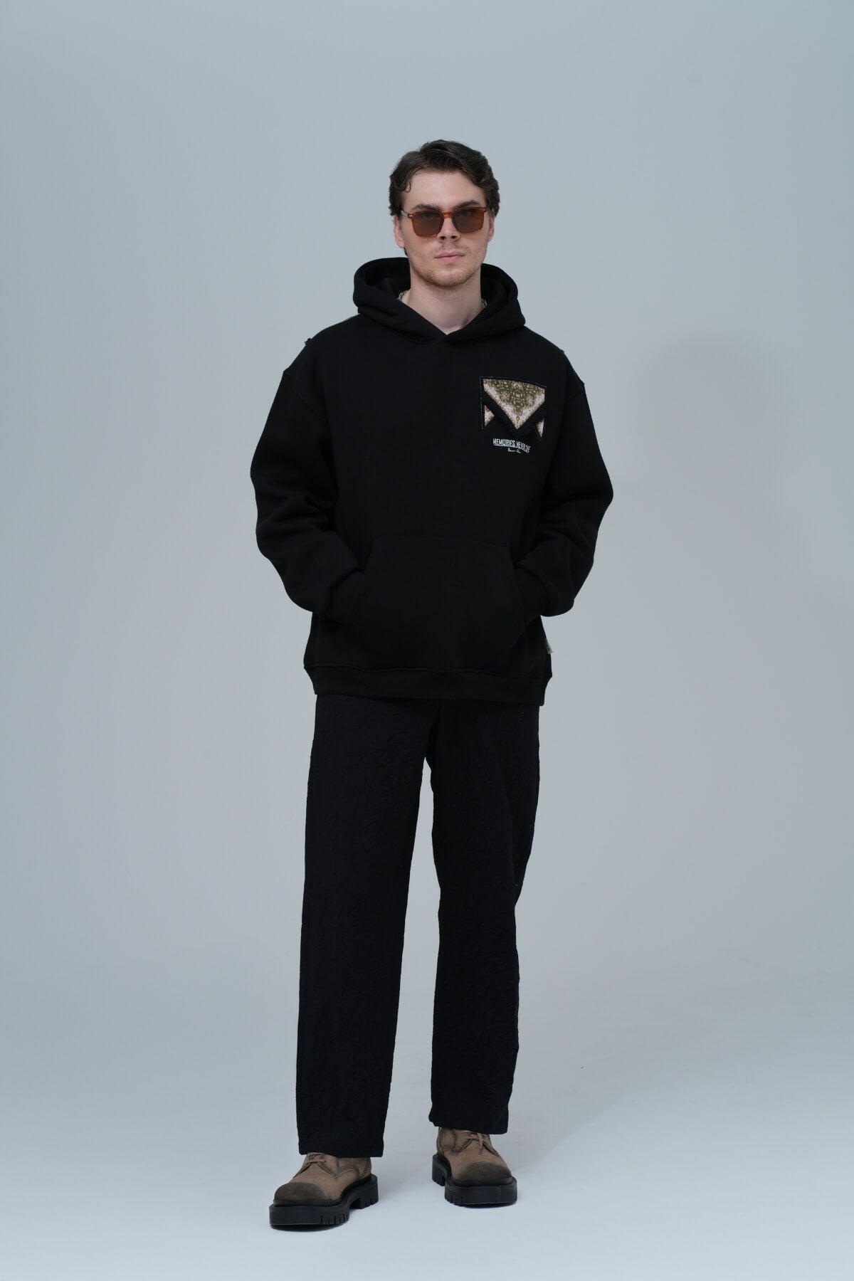 MEMORIES NEVER DIE HOODIE - BLACK