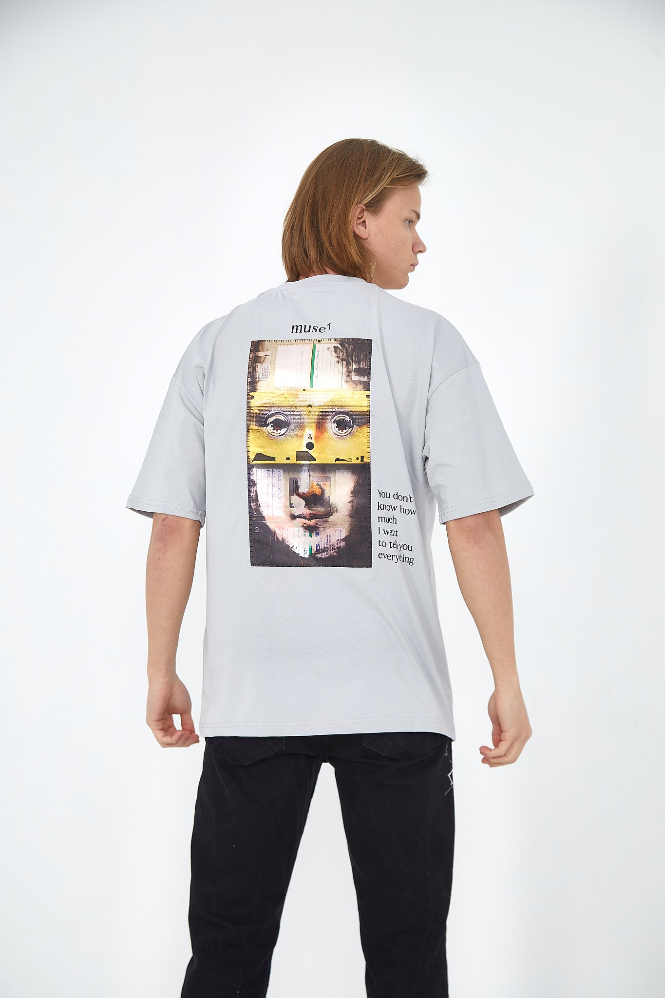 T-SHIRT - THE POETS MUSE - GREY