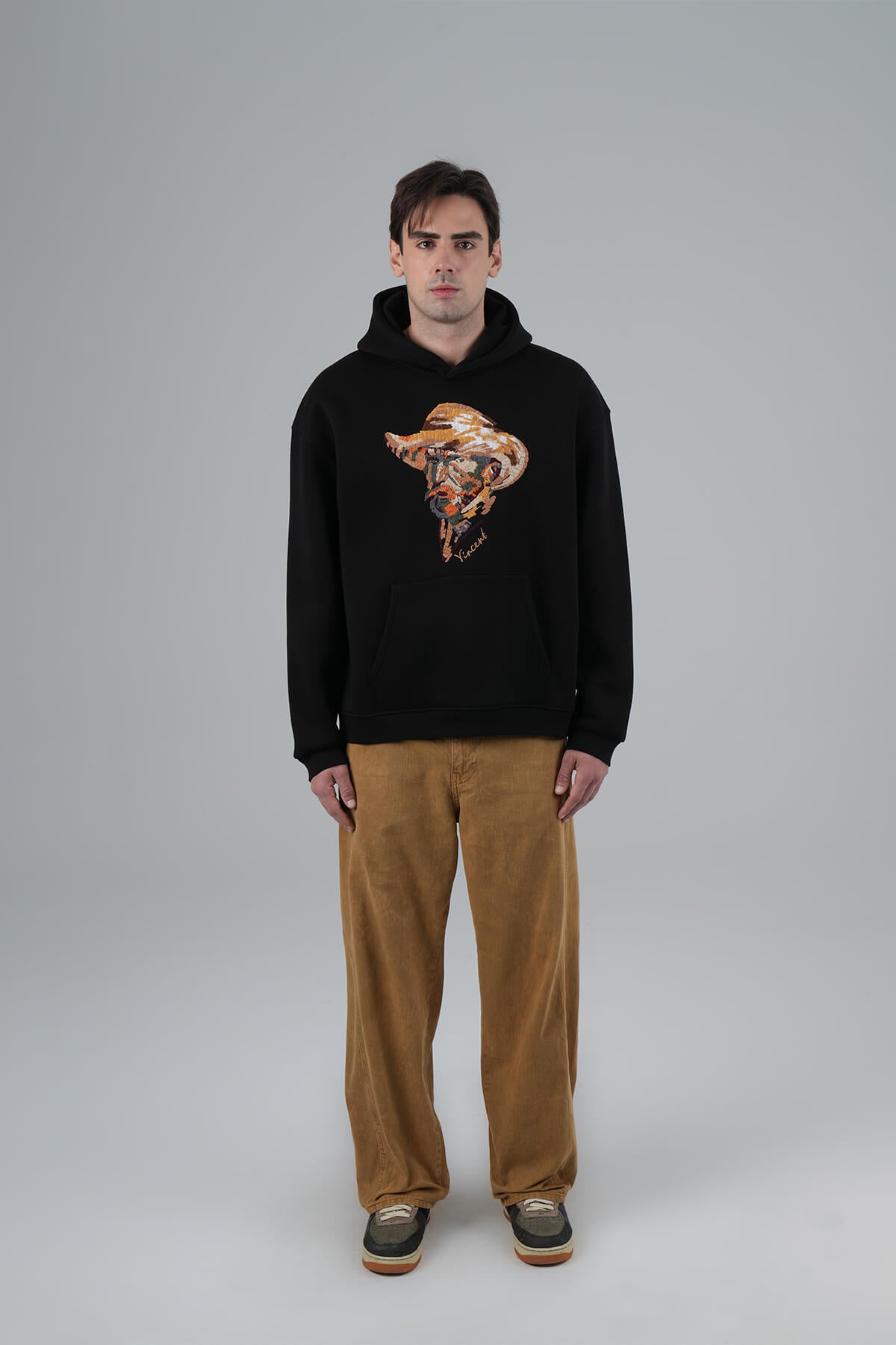 VINCENT IN THREADS - BLACK