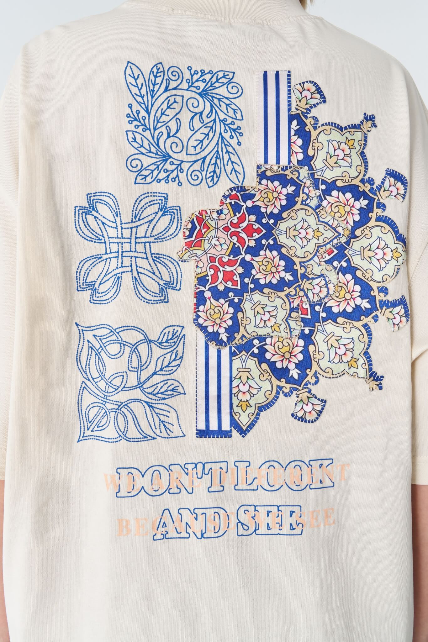 DON'T LOOK - OFF WHITE