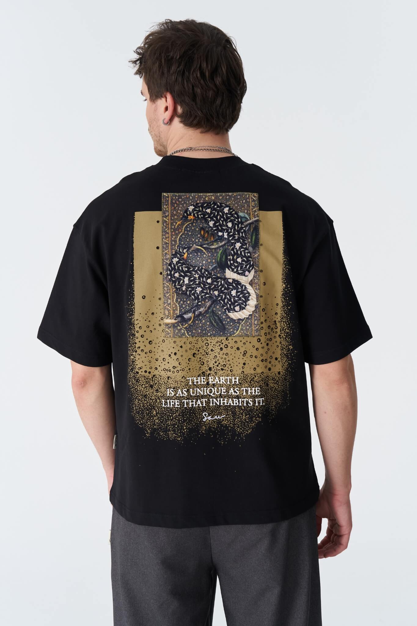 THE EARTH - BLACK